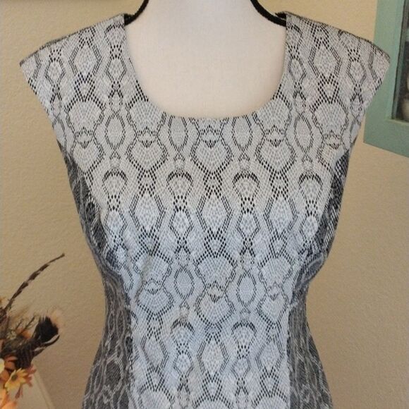 Kay Unger Reptile Inspired Dress - Picture 2 of 11